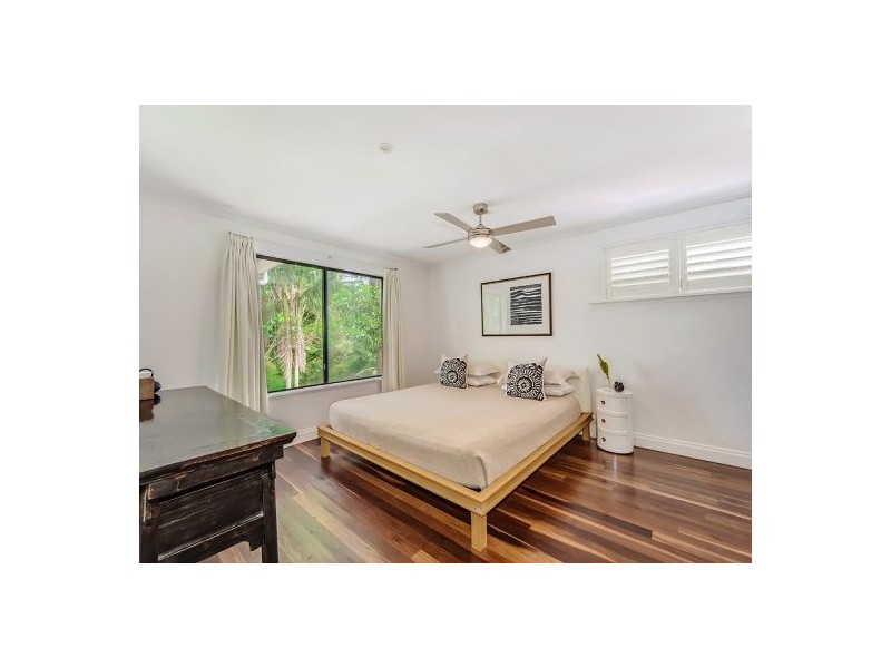 8 Pakee St, Alexandra Headland QLD 4572