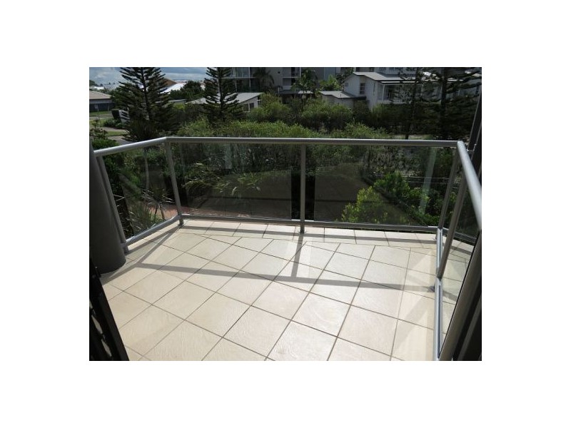 15/10 Grand Parade, Kawana Island QLD 4575