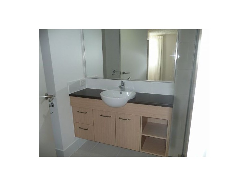 15/10 Grand Parade, Kawana Island QLD 4575