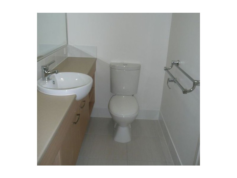 15/10 Grand Parade, Kawana Island QLD 4575