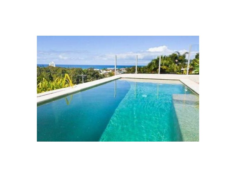 21 Yakola Pde, Alexandra Headland QLD 4572