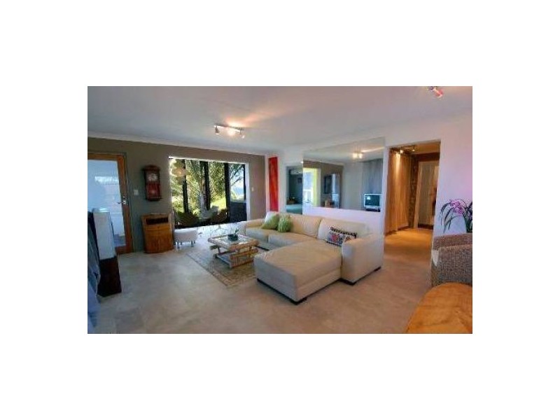 21 Yakola Pde, Alexandra Headland QLD 4572