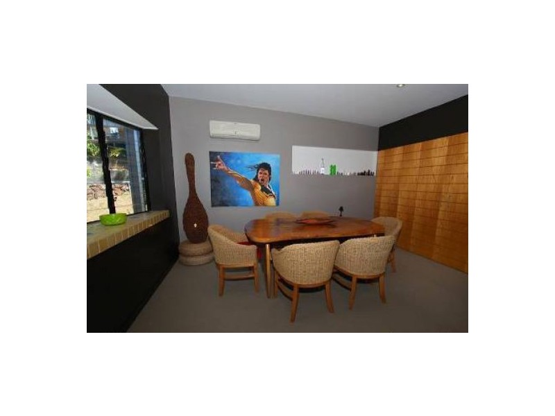21 Yakola Pde, Alexandra Headland QLD 4572