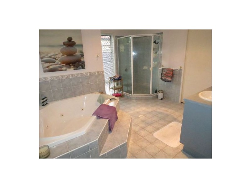 86 Chelsea Cres, Minyama QLD 4575