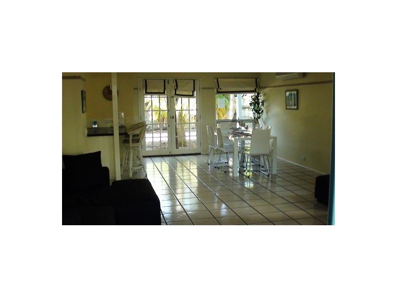 12 Robert Street, Noosaville QLD 4566