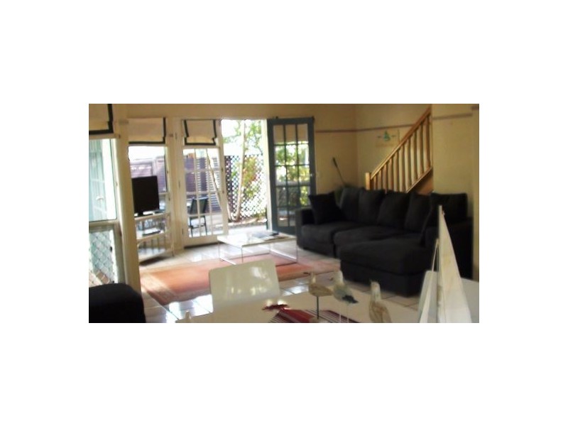 12 Robert Street, Noosaville QLD 4566