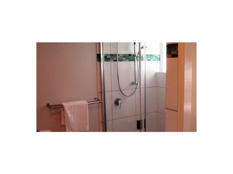 12 Robert Street, Noosaville QLD 4566