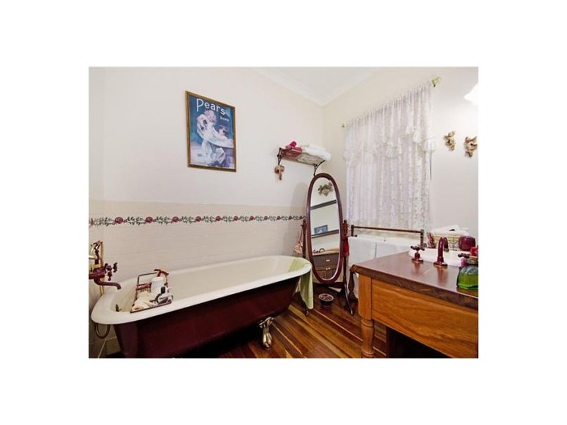 48 Landsborough-Maleny Road, Landsborough QLD 4550