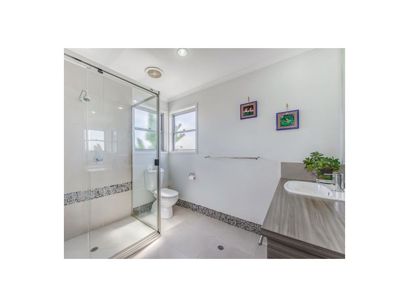 9 Magnetic Street, Kawana Island QLD 4575