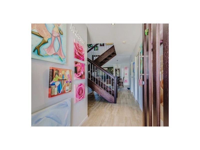 9 Magnetic Street, Kawana Island QLD 4575