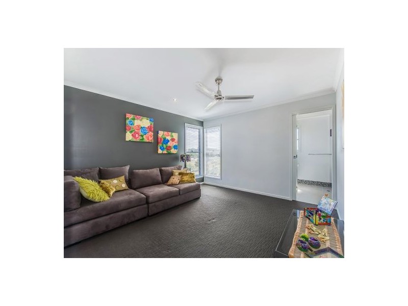 9 Magnetic Street, Kawana Island QLD 4575