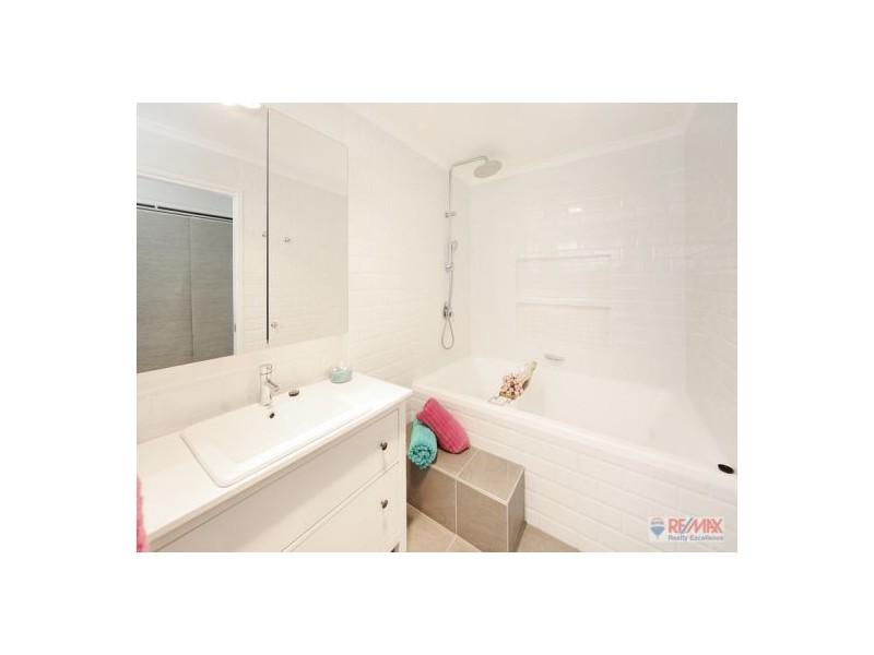 2 Tristania St, Aroona QLD 4551