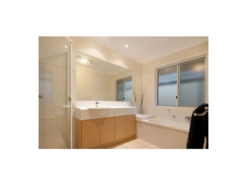10 Flame Tree Court, Palmwoods QLD 4555