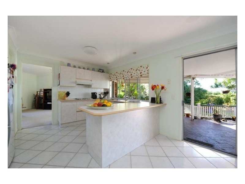 1 Albatross Avenue, Nambour QLD 4560