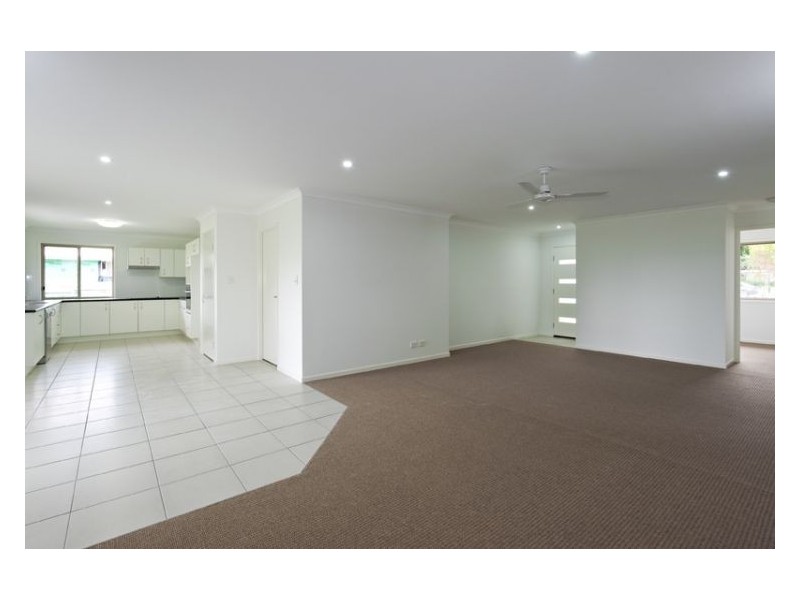 9 Wallace Close, Coes Creek QLD 4560