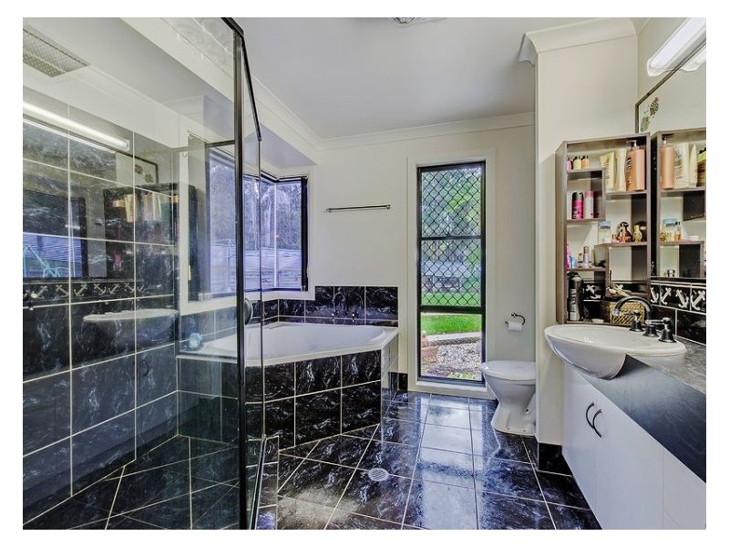 16 Parkyn Hill Place, Maroochy River QLD 4561