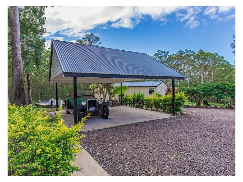 16 Parkyn Hill Place, Maroochy River QLD 4561