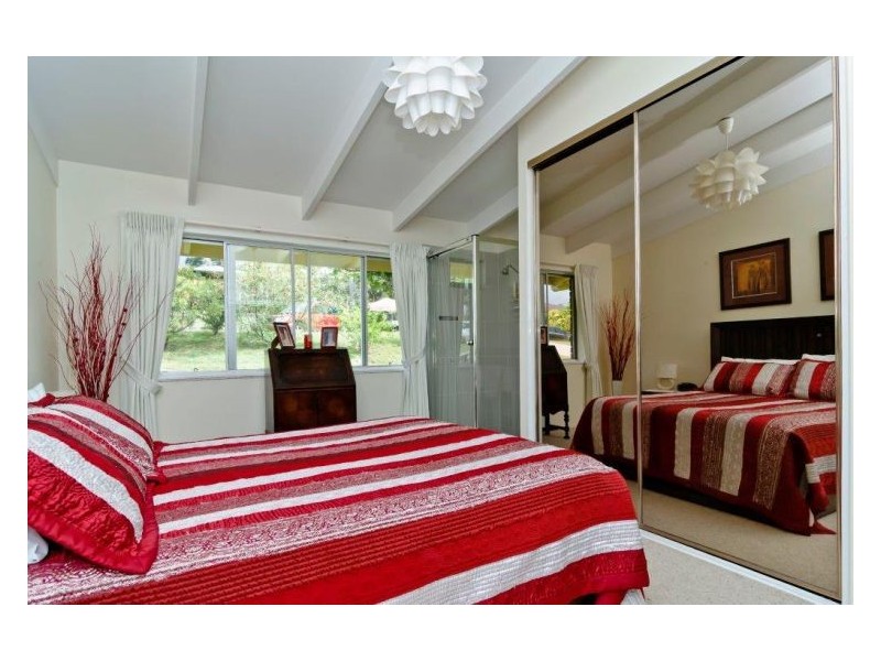 10 Berringar Court, Coes Creek QLD 4560