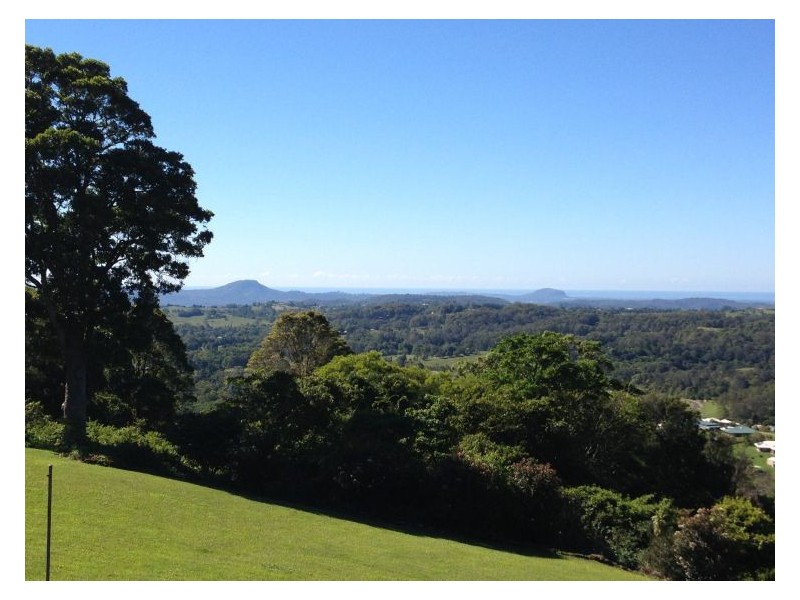 12 Crystal Street, Mapleton QLD 4560