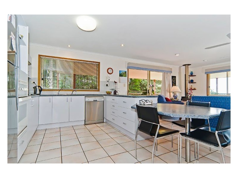 12 Crystal Street, Mapleton QLD 4560