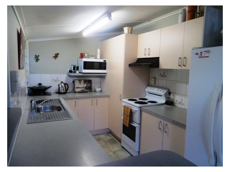 5 Railway Terrace, Nambour QLD 4560