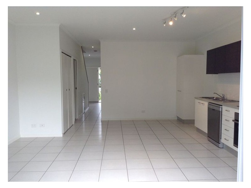 2/21-23 Webster Road, Nambour QLD 4560