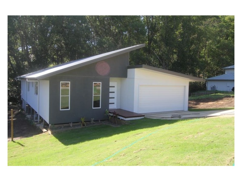 13 Linsay Circuit, Nambour QLD 4560