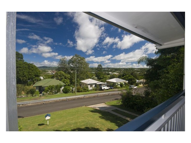 14 Mount Pleasant Road, Nambour QLD 4560