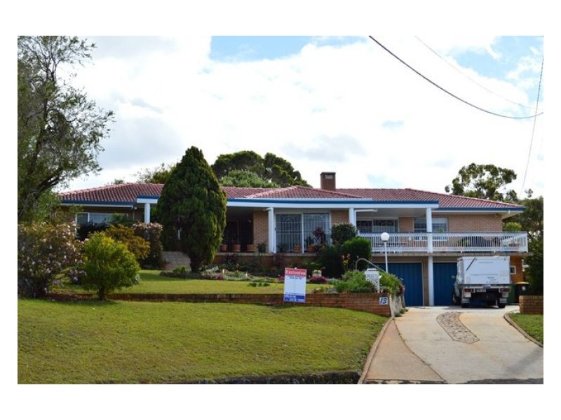 13 Bambaroo Close, Nambour QLD 4560
