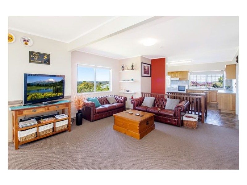 13 Bambaroo Close, Nambour QLD 4560