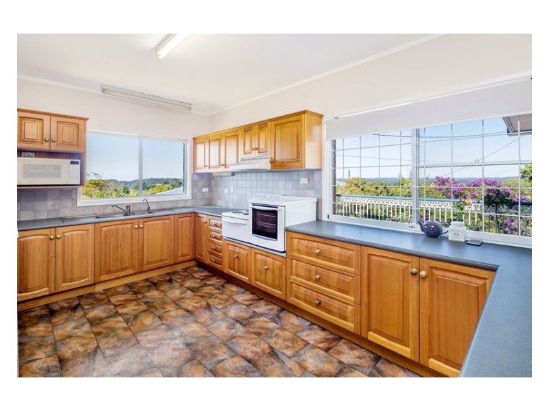 13 Bambaroo Close, Nambour QLD 4560