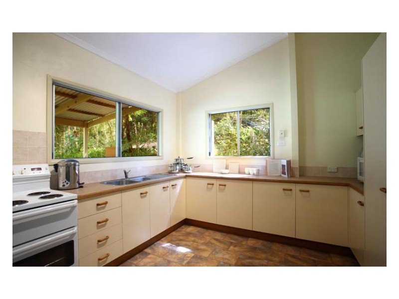 10 Kerlin Lane, Woombye QLD 4559