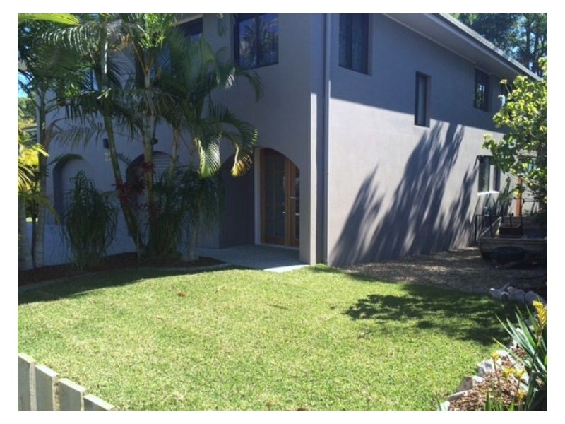 25 Spring Myrtle Avenue, Nambour QLD 4560