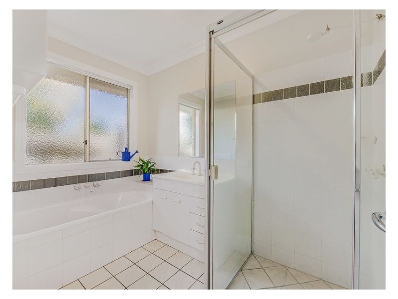 4 Middle Park Court, Coes Creek QLD 4560