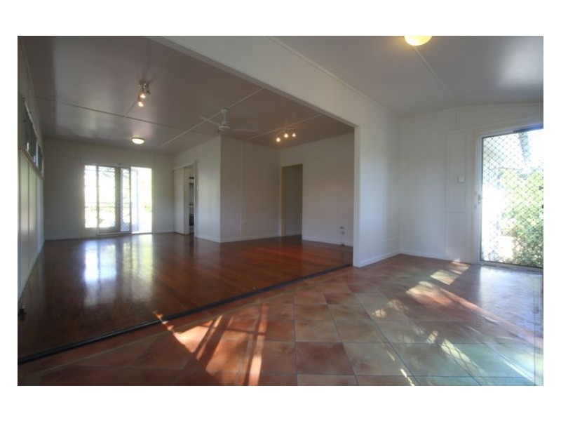 4 Elizabeth Way, Nambour QLD 4560