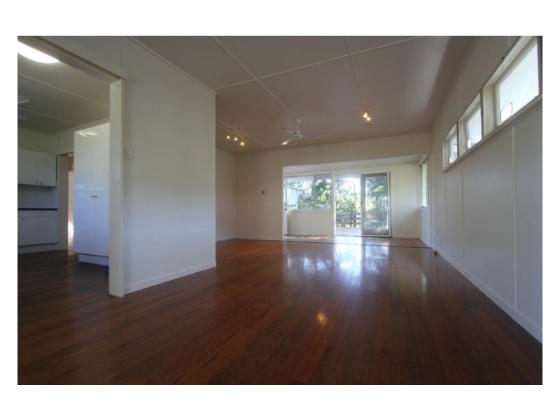 4 Elizabeth Way, Nambour QLD 4560