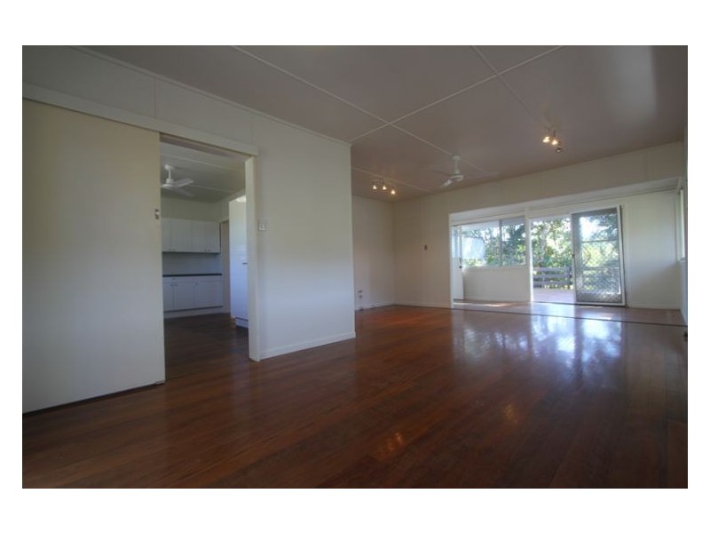 4 Elizabeth Way, Nambour QLD 4560