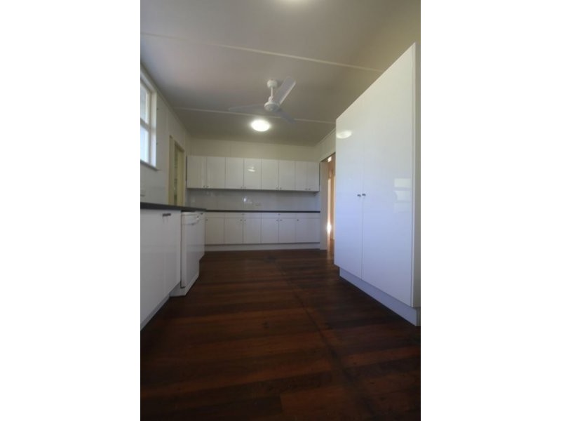4 Elizabeth Way, Nambour QLD 4560