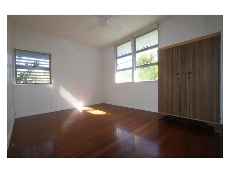 4 Elizabeth Way, Nambour QLD 4560