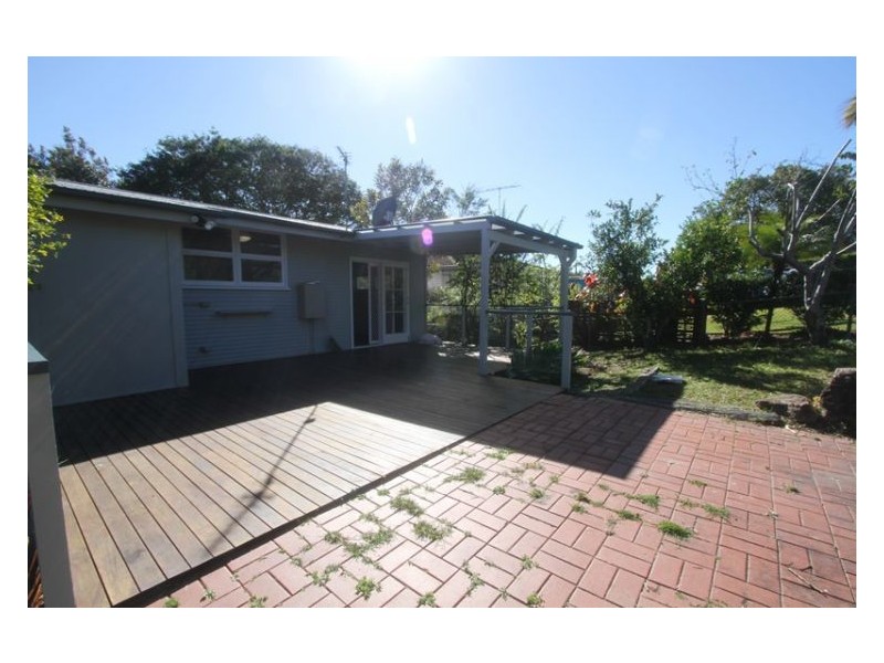 4 Elizabeth Way, Nambour QLD 4560