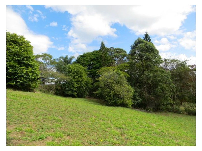 3 Paradise Place, Nambour QLD 4560
