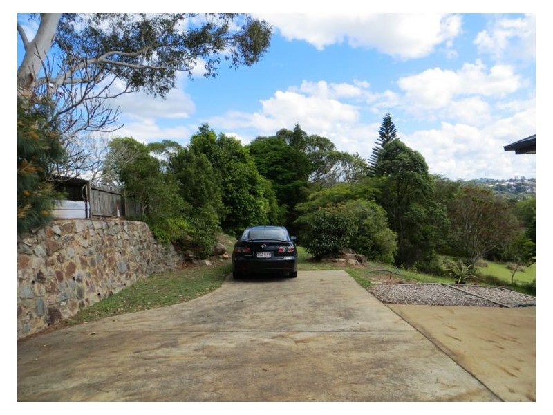 3 Paradise Place, Nambour QLD 4560