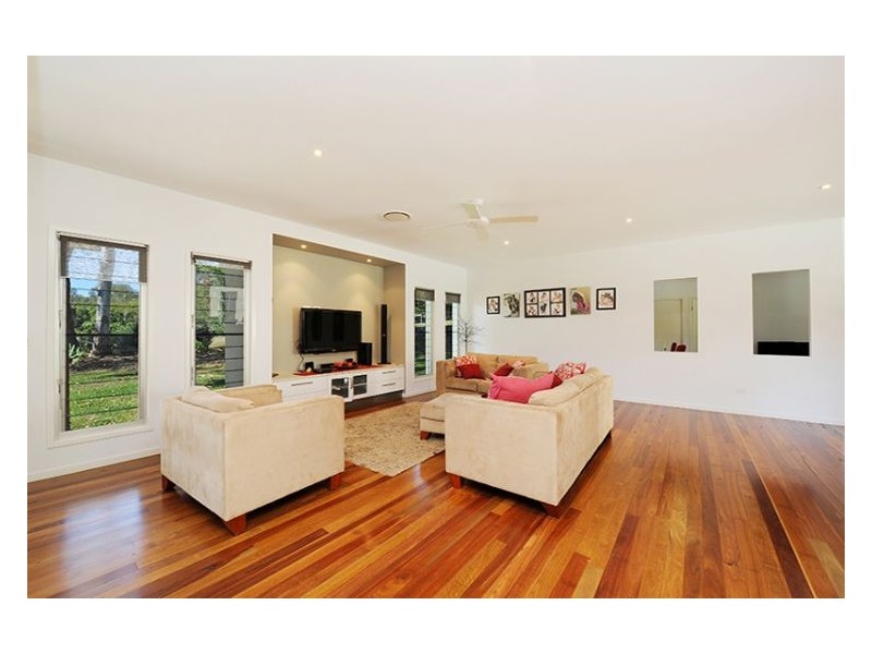 22 Celestial Court, Valdora QLD 4561