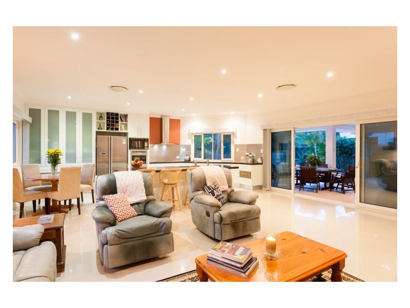 32 Hetherington Drive, Twin Waters QLD 4564