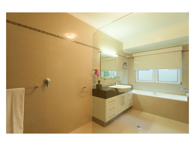 32 Hetherington Drive, Twin Waters QLD 4564