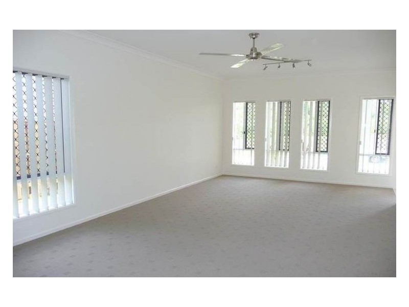 6 Presentation Boulevard, Nambour QLD 4560