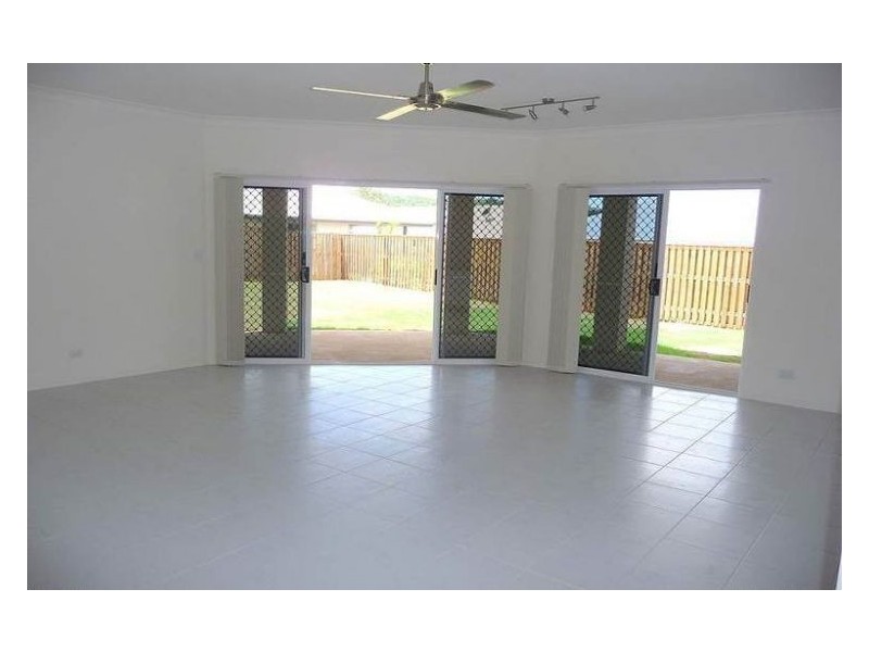 6 Presentation Boulevard, Nambour QLD 4560