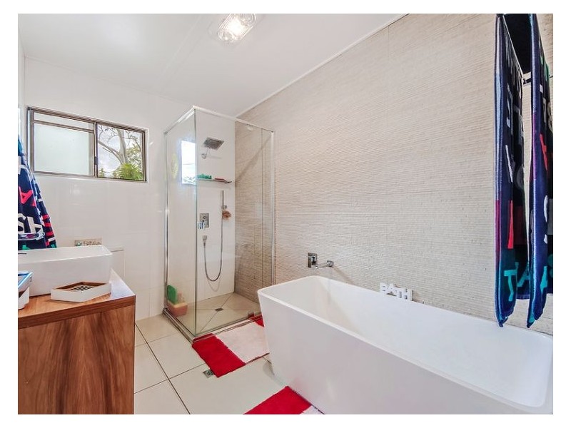 4 Kanes Road, Bridges QLD 4561