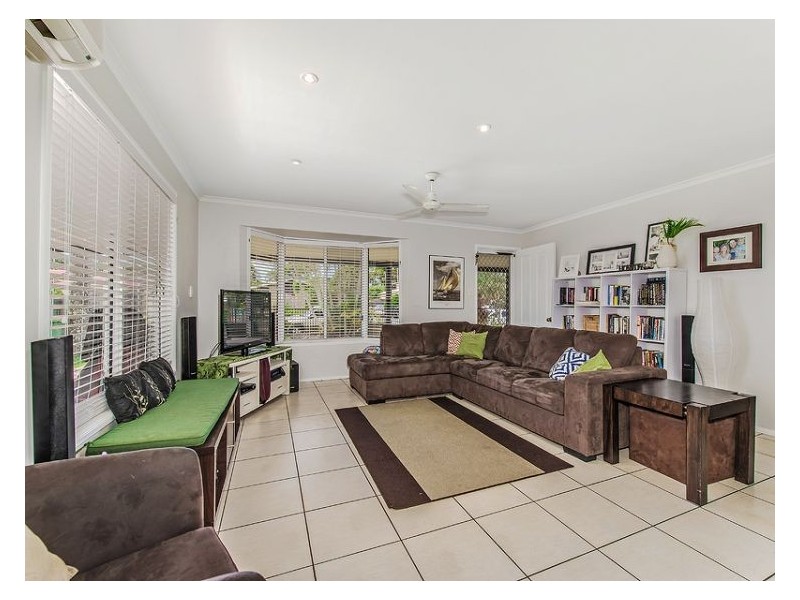 27 Gayome Street, Pacific Paradise QLD 4564