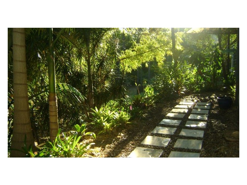 3 Louise Lane, Nambour QLD 4560